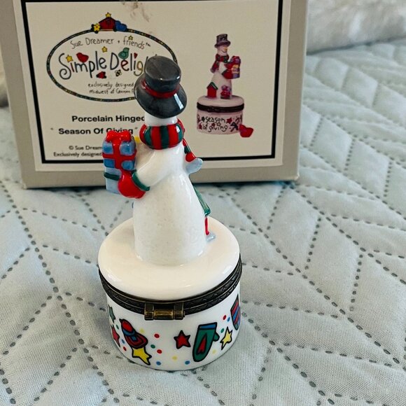 Vintage Season of Giving Snowman  Porcelain Tiny Hinged Christmas Treasure Box - Picture 3 of 11